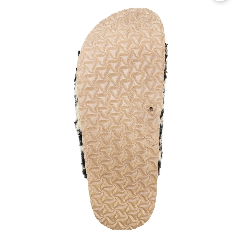 NWT! Fabulous leopard print sandals! - Picture 2 of 7